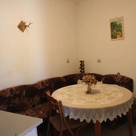 Snezhi בית הארחה